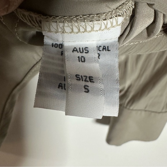 Mela Purdie Australia pleated split neck green blouse - Picture 4 of 5